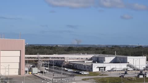 SpaceX Falcon Heavy Landing - Sound of Sonic Booms