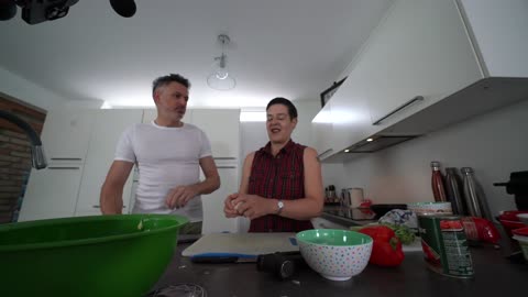 Überleben ohne Mikrowelle - Die Kochshow auf StrickerTV (mit Martha)