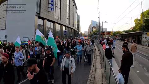 Groß Demo in Dresden am 29.10.2022 - Demo- Umzug in Zeitraffer