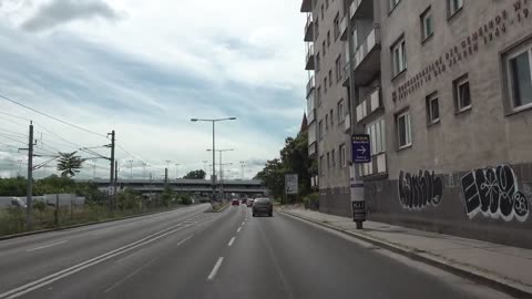 Driving Downtown - Vienna 4K - Austria(00h23m35s-00h25m33s)