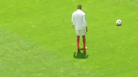 Man United’s Marcus Rashford produced an insane piece of skill in England warm-up