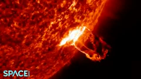 Sun blast strong M4-class flare and spits fire! See spacecraft view