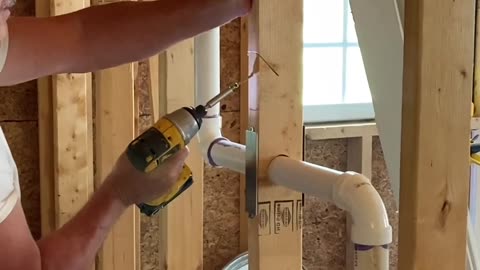 How to straighten crooked 2 x 4 #DIY #TinyHouse