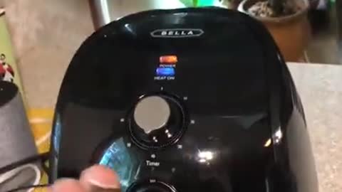 The Air fryer (Bella)