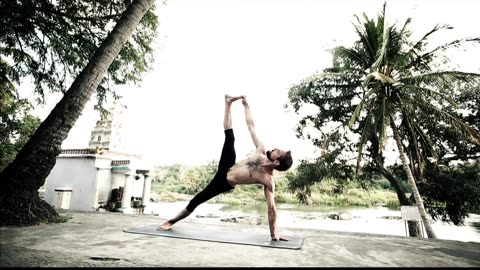 The Flow of Breath - Ashtanga Yoga Demo - Ty Landrum