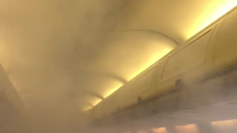 Terrifying! Smoke Fills Airplane Cabin