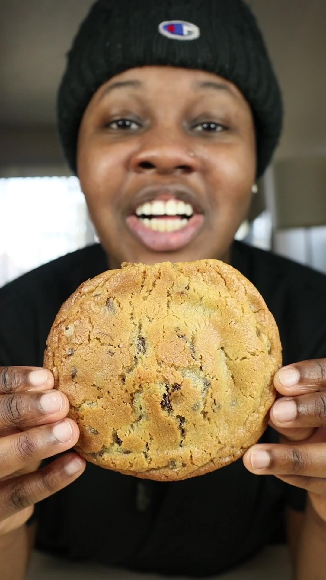 Chocolate chip honey bun cookie😳🤤🔥