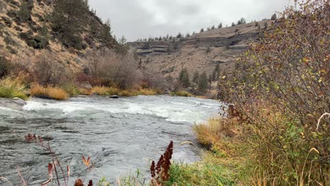 Central Oregon – Steelhead Falls – Twisting Winding Crooked River – 4K