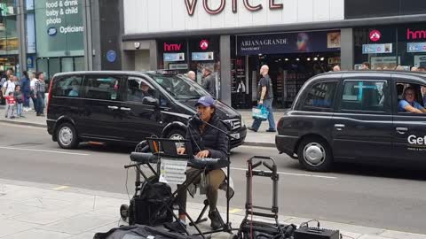 Halo "cover" Beyonce - incredible street performance