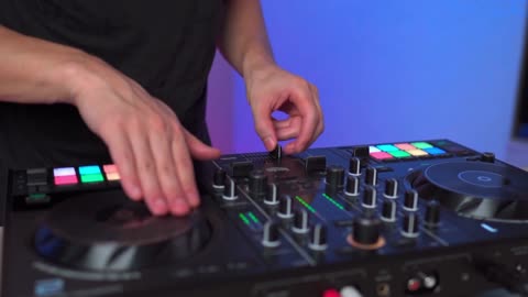 The 3 Best Beginner DJ Controllers Under $300 (Serato Edition)