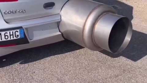 This exhaust is extremely huge 😳🔥