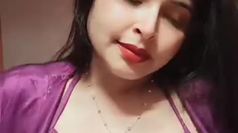 Sexy hot boobs bhabhi Haseen kamseen hot boobs viral video.