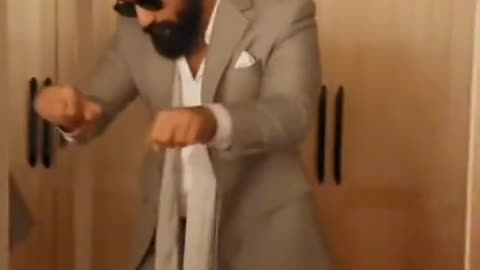 Vicky Kaushal Viral Dance Video