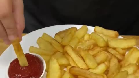 french fries wih tamato ketchup