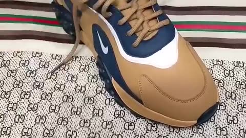 How to tie a shoelaces.