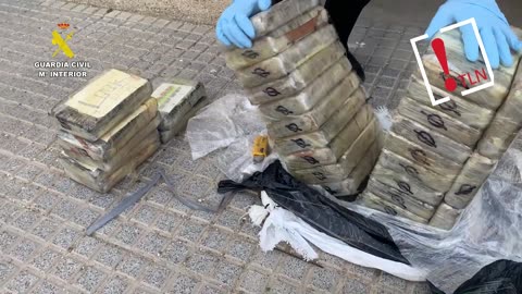 Pillan 772 kilos de cocaína al ser introducidos por las costas de Barbate