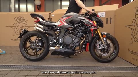 UNBOXING: MV Agusta Brutale 1000 Nurburgring