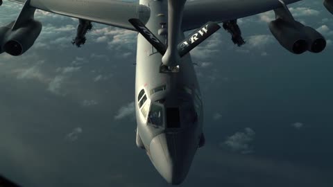 Incredible footage of refueling the B-52 layer fortress in flight