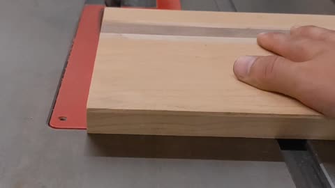 Bottom chamfered cutting board
