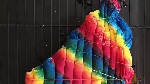 ¡Explosión de color! Tie-dye personalizado en una prenda. ¡Aprende a hacerlo!