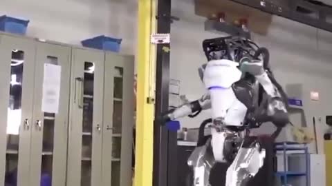 Boston Dynamics' machine shows its flawless gymnastic routine