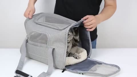 Dog Carrier Bags Portable Pet Cat Dog Backpack Breathable Cat Carrier Bag Airline