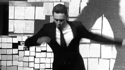 Tom Hiddleston DANCING - 🎵 Dance More !