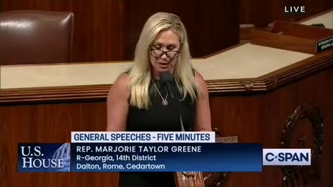 Marjorie Taylor Greene presenta artículos de impeachment contra Joe Biden en el Congreso de EE UU