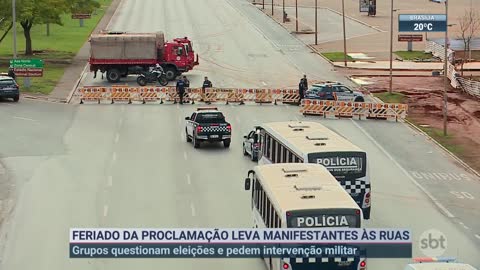 Manifestantes foram às ruas em pelo menos 15 capitais | SBT Brasil (15/11/22)