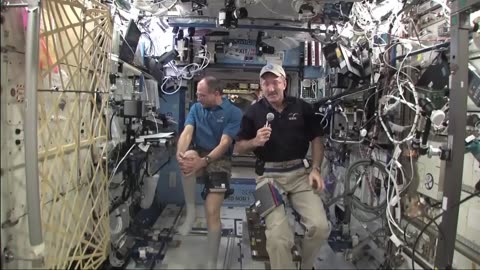 24 Station Crew Discusses Life in Space with Texas Students
