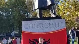 Albanians drape national flag over CHURCHILL in London
