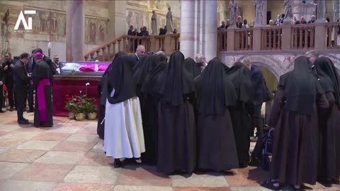 Pope Francis Welcomed by Cloistered Nuns in Verona | Amaravati Today