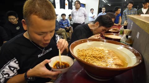 Japanese mukbang big bowl noodle soup