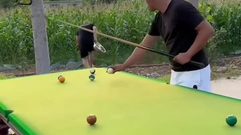 funny billiard game! must watch!