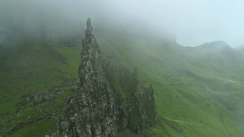 BEAUTIFUL SCOTLAND (Highlands / Isle of Skye) AERIAL DRONE 4K VIDEO