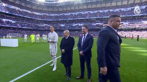 Cristiano Ronaldo offers his fourth Ballon d'Or to the Bernabéu!