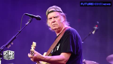 Neil Young Comes Out as a Fascist After Threatening Spotify to Censor Joe Rogan