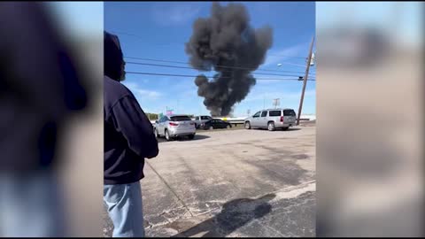 Two planes collide in mid-air _ Dallas air show crash
