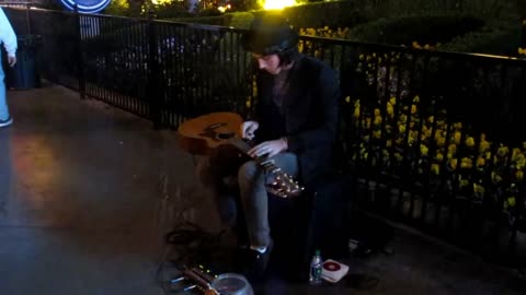 Vegas Street Performer - Charles Rangel - guitar finger tapping