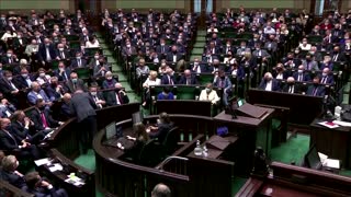 Polish lawmakers pass controversial media bill