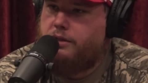 Luke Combs Can't Read Sheet Music???