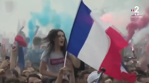 Videoclip francés por la patria y contra la inmigración ilegal.