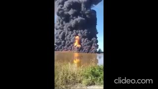 BREAKING !! A MAJOR EXPLOSION AND HUGE FIRE IN A CRUDE OIL WAREHOUSE IN MEXICO !!