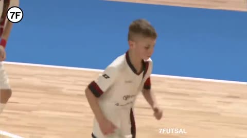 Kids in Futsal - Fails, Skills & Goals