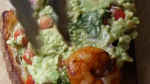 Mini guacamole & Cajun prawns for lunch