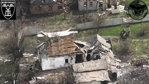 Ukrainian Mortar Team Hunting Russian Soldiers among ruined houses..