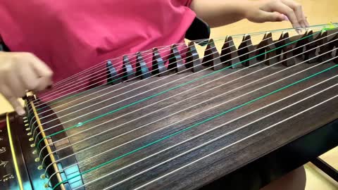 Chinese Musical Instruments（Guzheng)