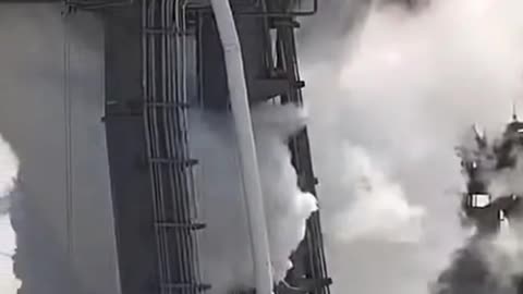 #ElonMusk’s #SpaceX booster rocket burst into flames 📹: #NASA