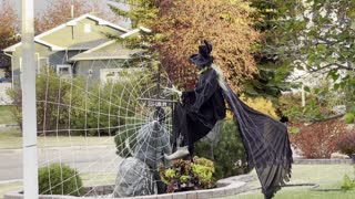 Great Halloween decors front doors