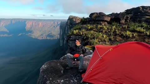 Mount Roraima, Venezuela 📍 😲 Who would you camp here with...? 👇🤯